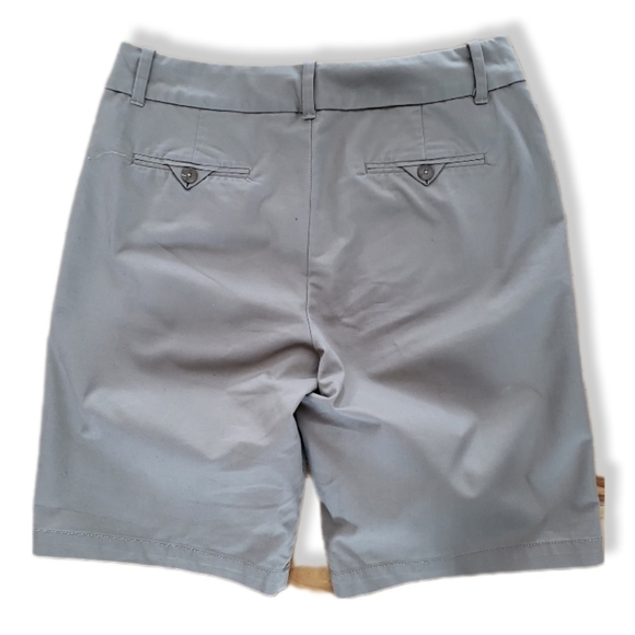 DOCKERS BERMUDAS  EUC SIZE 10 - Picture 2 of 4